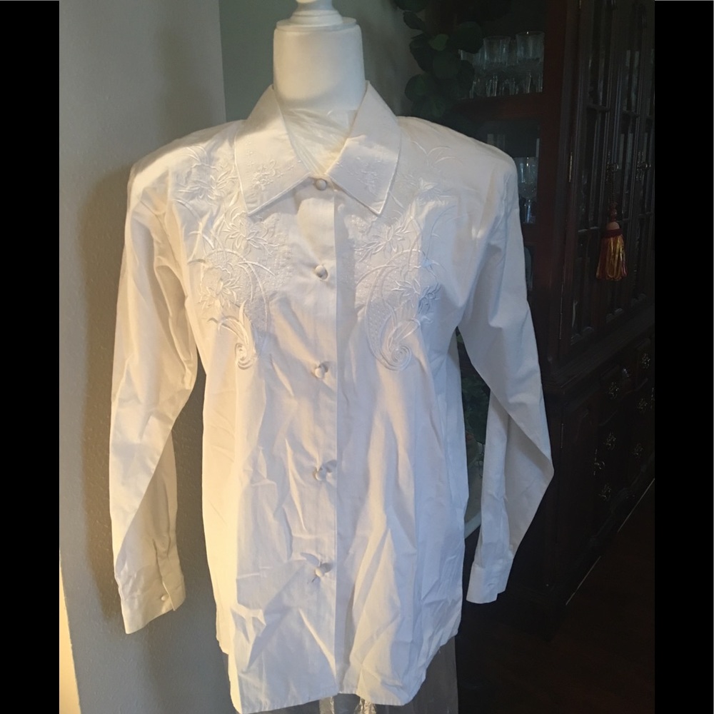 NWOT white cotton button down blouse